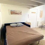 Large Duplex 2br In Center Of 2 Min Walking And Free Parking Διαμέρισμα