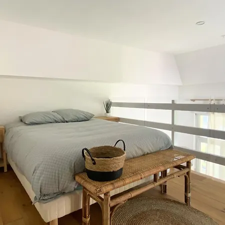 Large Duplex 2br In Center Of 2 Min Walking And Free Parking
