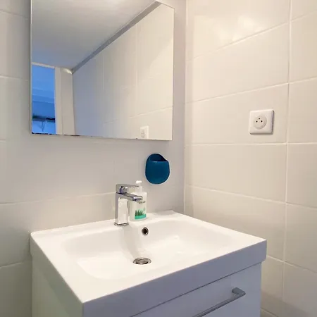 Large Duplex 2br In Center Of 2 Min Walking And Free Parking Arcachon
