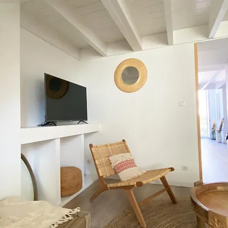 Lägenhet Large 2 Bedrooms Duplex - Center & Free Parking